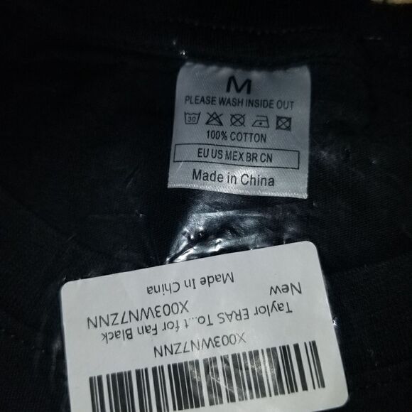 Taylor Swift Tshirt, size M new never worn in original Package - Picture 3 of 12